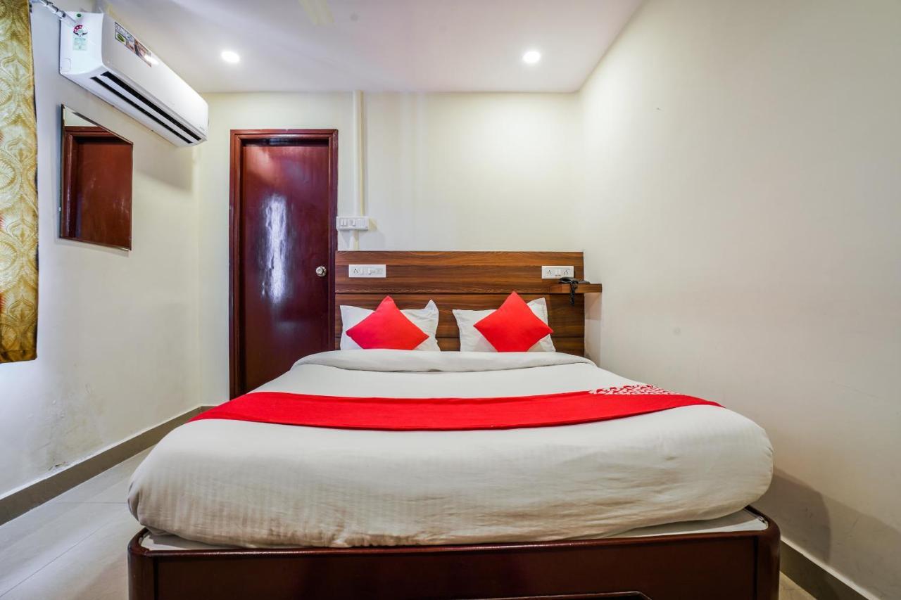 Oyo 588 Kmr Hospitality Services Hyderabad Exterior photo