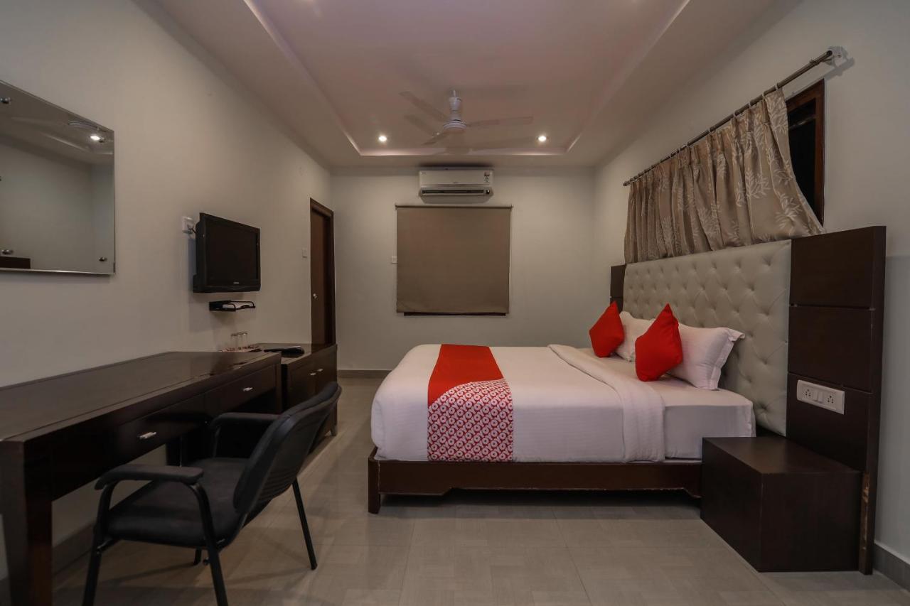 Oyo 588 Kmr Hospitality Services Hyderabad Exterior photo