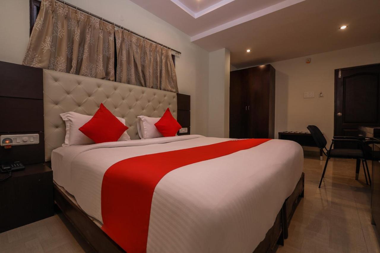 Oyo 588 Kmr Hospitality Services Hyderabad Exterior photo